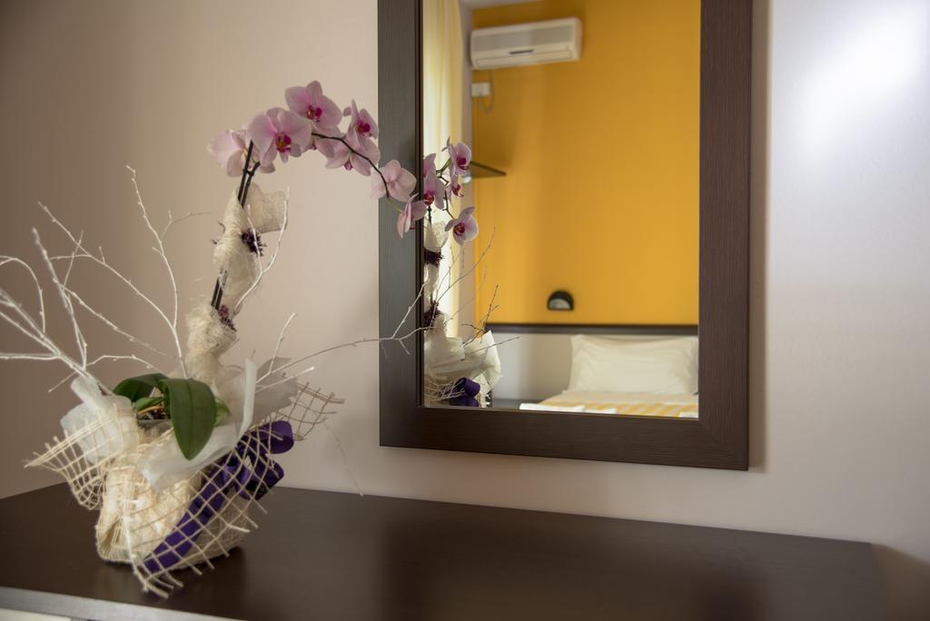 Hotel Mirage Bellaria-Igea Marina Bagian luar foto