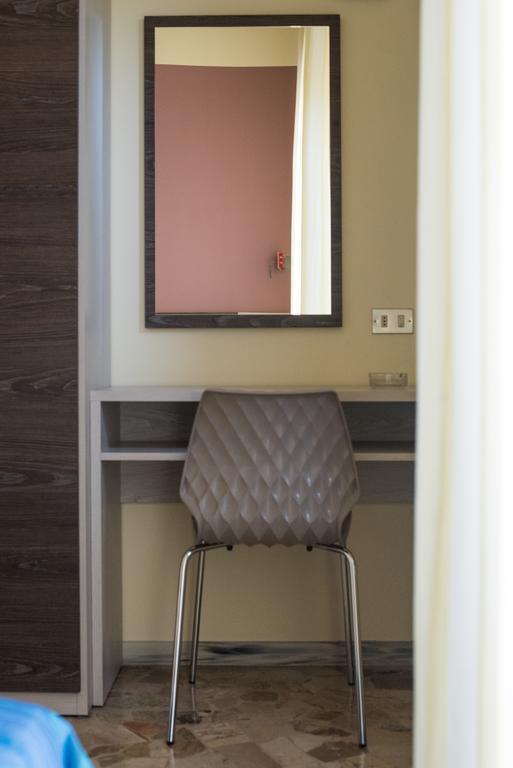 Hotel Mirage Bellaria-Igea Marina Bagian luar foto