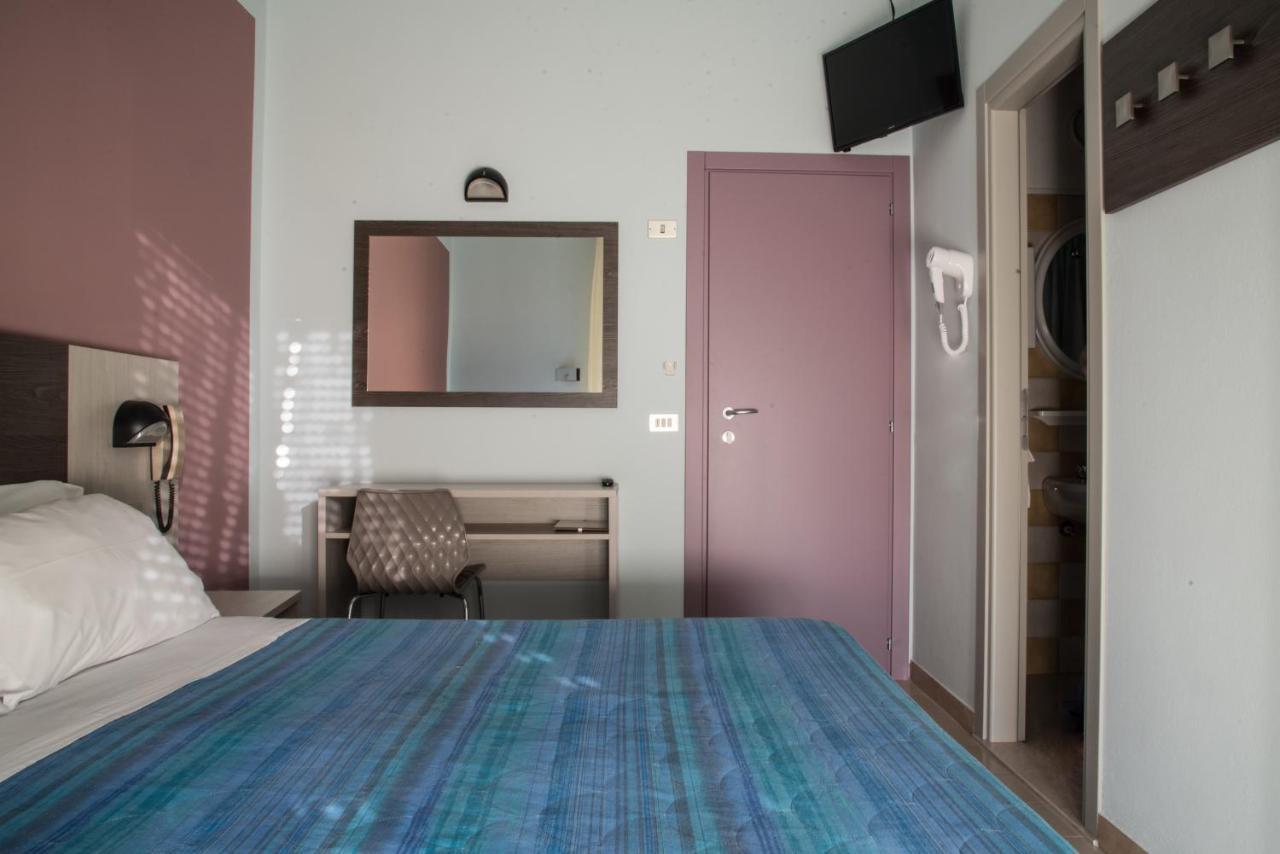 Hotel Mirage Bellaria-Igea Marina Bagian luar foto